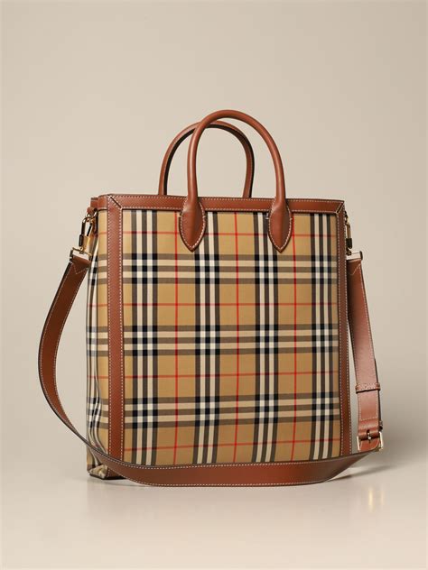 burberry handtasche innenfutter|burberry handbags designer.